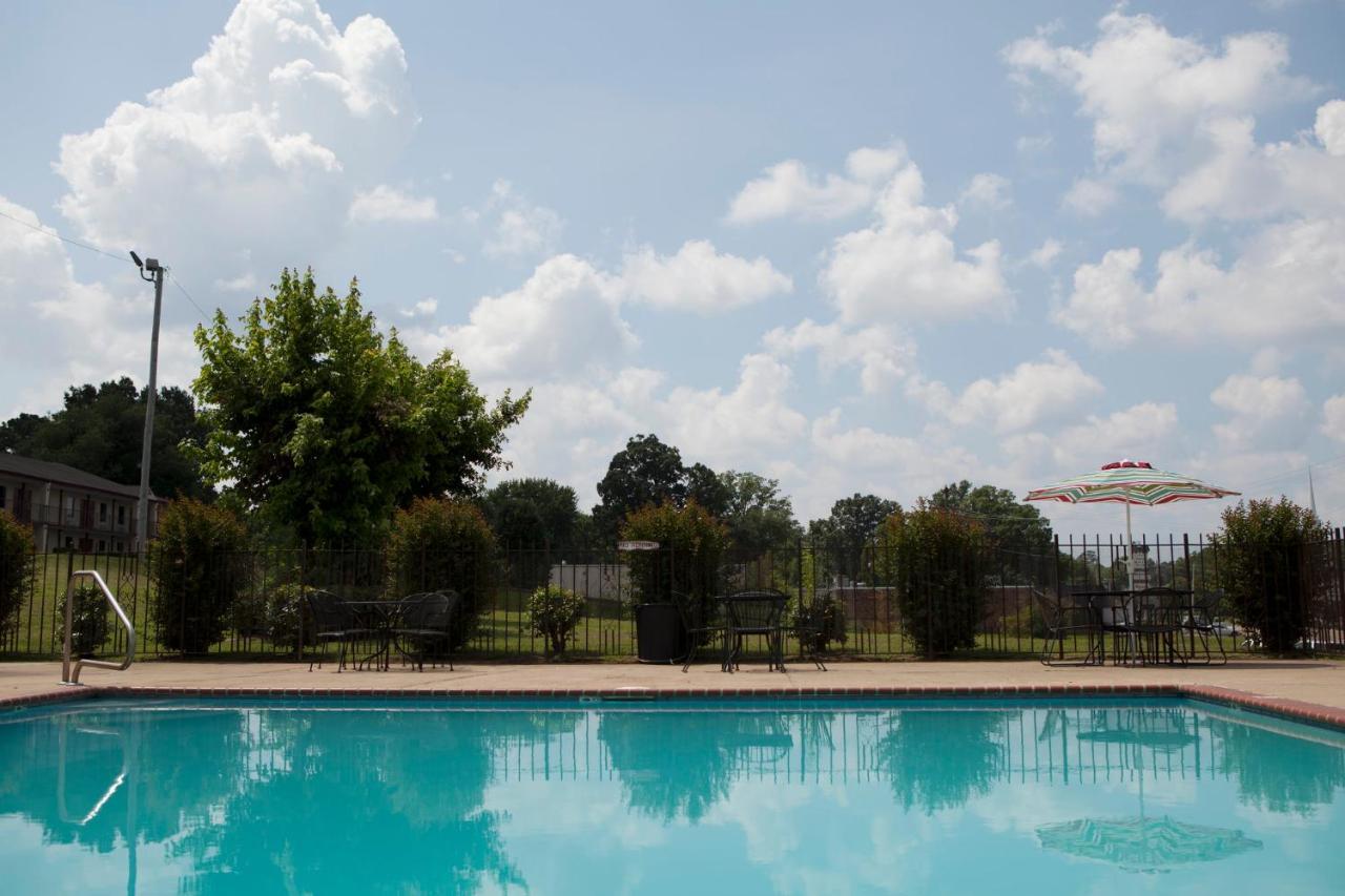 Red Roof Inn & Suites Jackson, Tn Eksteriør bilde