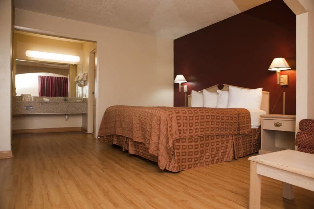 Red Roof Inn & Suites Jackson, Tn Eksteriør bilde